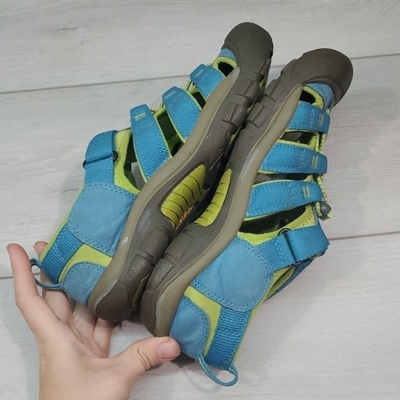 Sandals_&_Flip_Flops